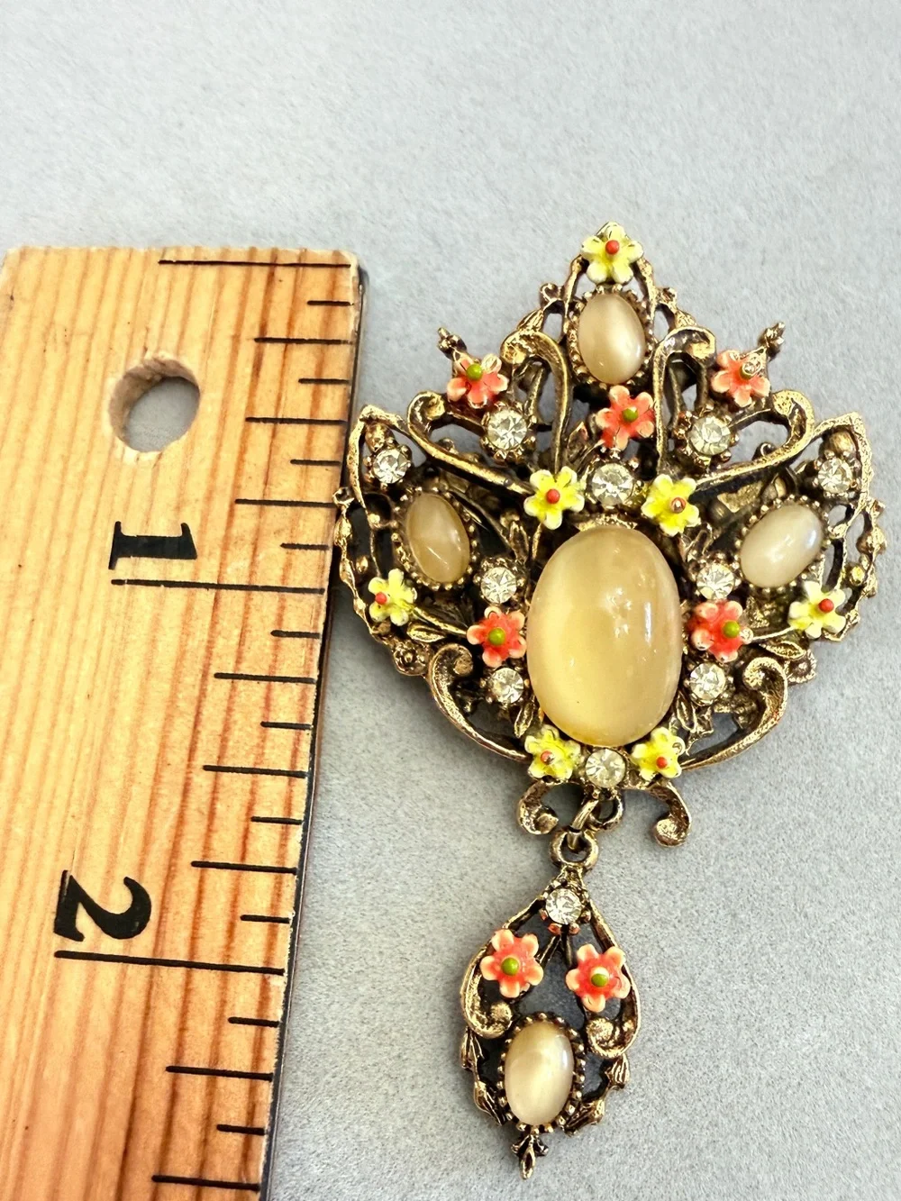 Vintage Signed ART Moonglow Cat’s Eye & Enamel Flower Dangle Brooch